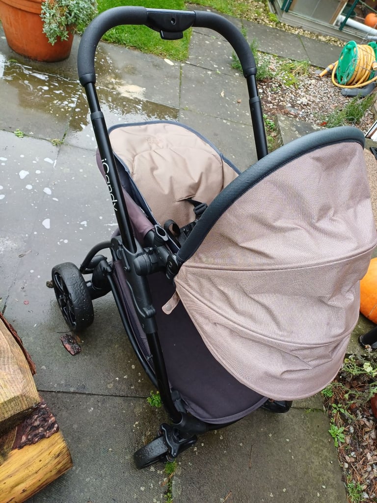 I-Candy Tudor pram and accesories