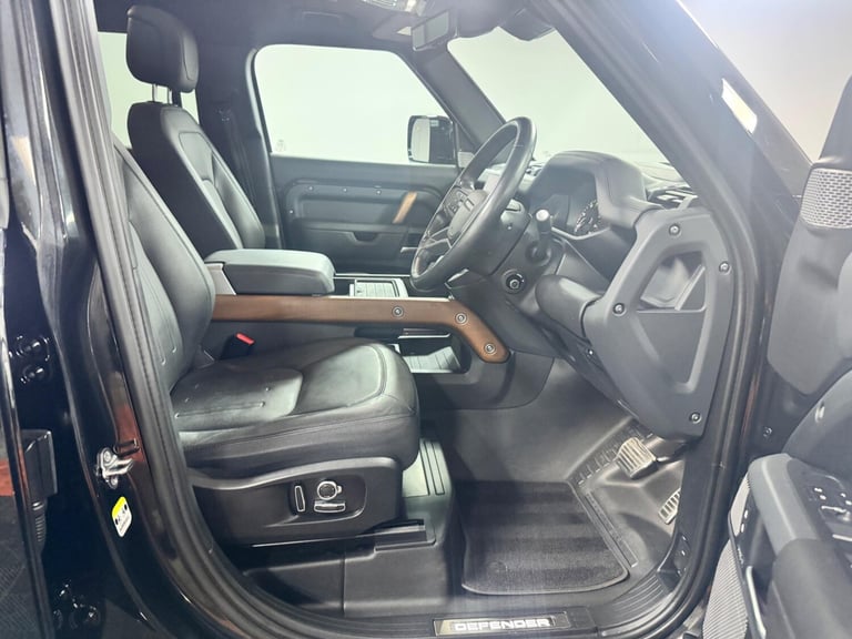 2023 Land Rover Defender 130 3.0 D300 MHEV X Auto 4WD Euro 6 (s/s) 5dr ESTATE Diesel Automatic