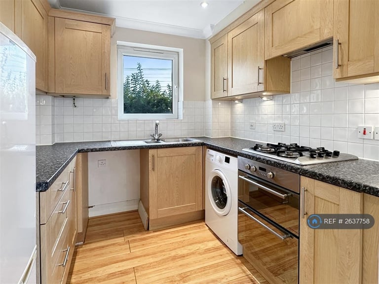 2 bedroom flat in Ainsworth Place, Cambridge, CB1 (2 bed) (#2637758)