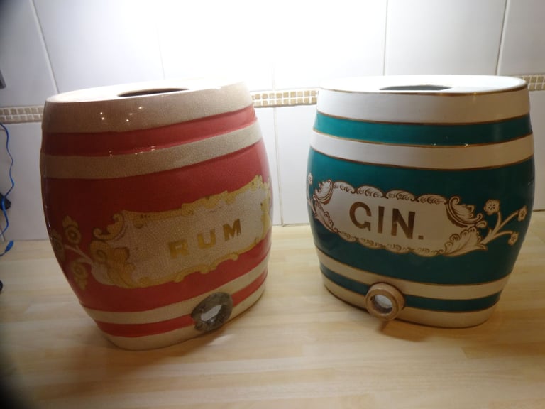 VINTAGE IRONSTONE RUM / GIN BARRELS 