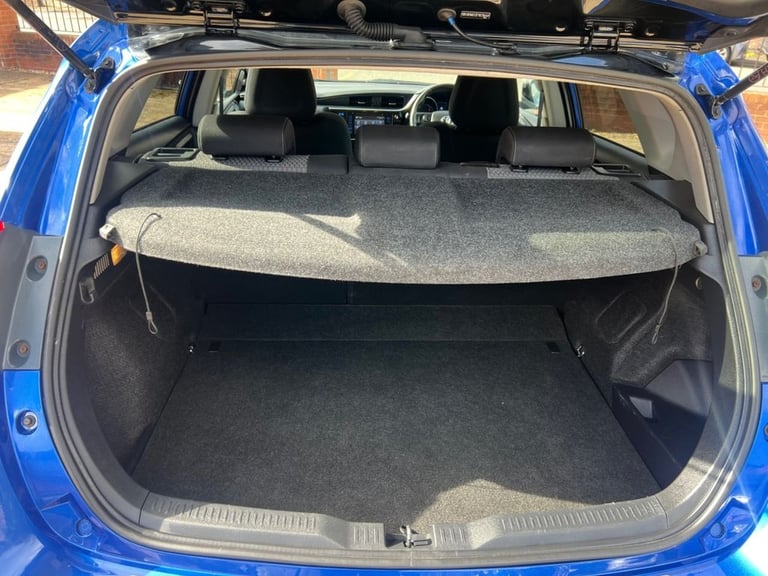 2018 Toyota Auris 1.8 Hybrid Design TSS 5dr CVT [Nav] HATCHBACK PETROL/ELECTRIC Automatic
