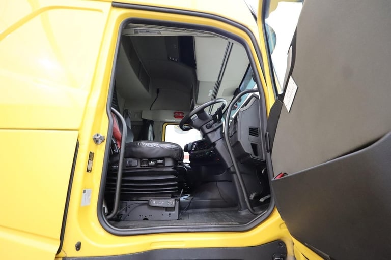 2019 (19 PLATE) Volvo FH460 6x2 Euro 6 Tractor Units