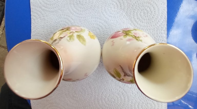 Pair of Palissy Royal Worcester Spode Bud vases, Pink background & Foxglove flowers,  Gold edging  