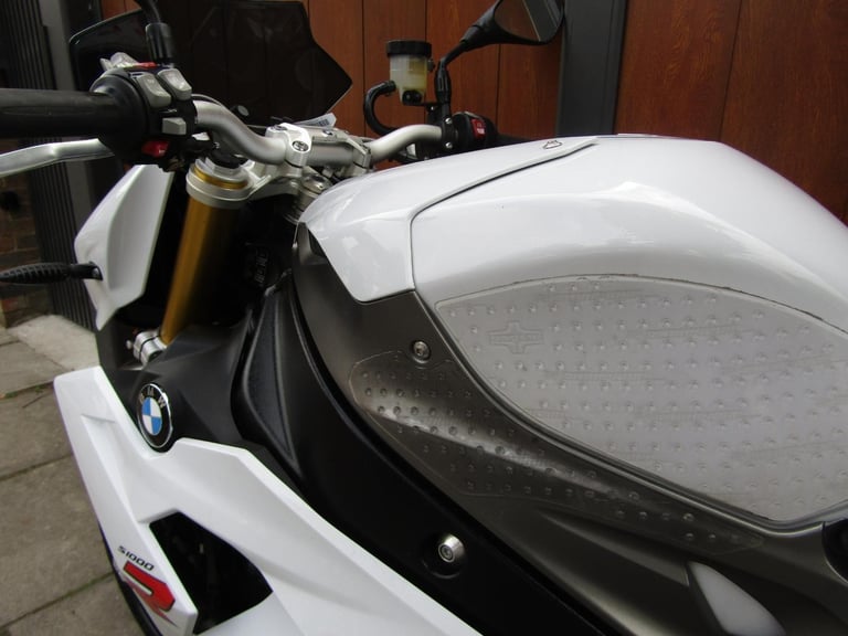 BMW S 1000 R, SERVICE HISTORY , 2015 MODEL, 4 RIDE MODES , Amazing condition .