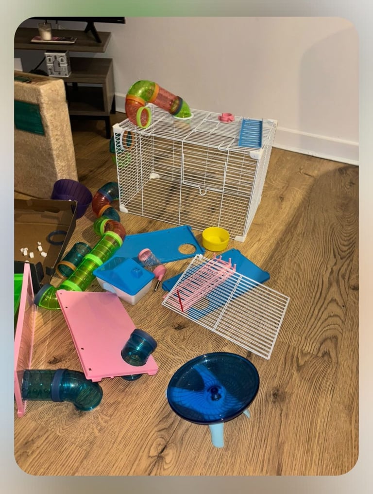 PawHut Hamster Cage, Gerbil Cage 3 Tier with Accessories and some food. Dimension:  59 x 36 x 47 cm
