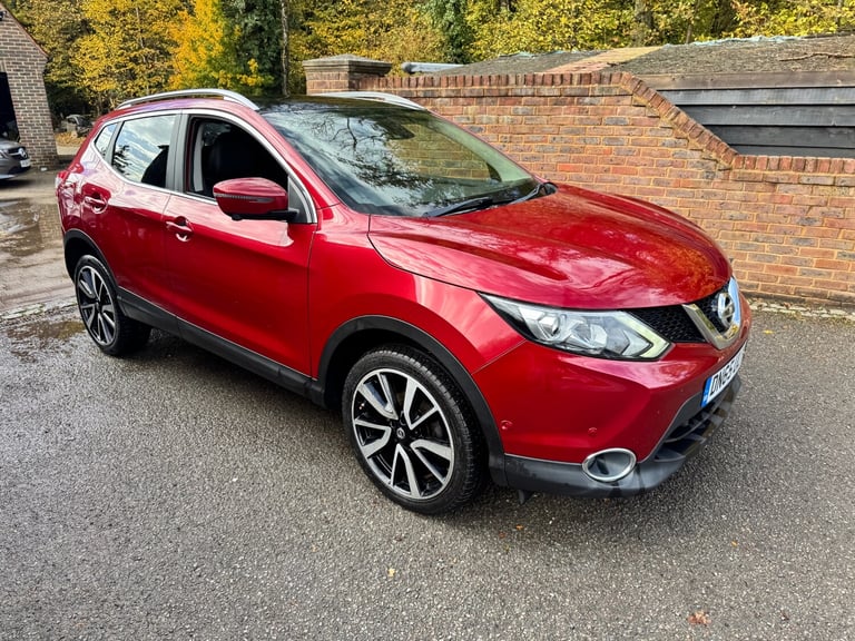 2015 Nissan Qashqai 1.6 DiG-T Tekna [Non-Panoramic] 5dr HATCHBACK Petrol Manual