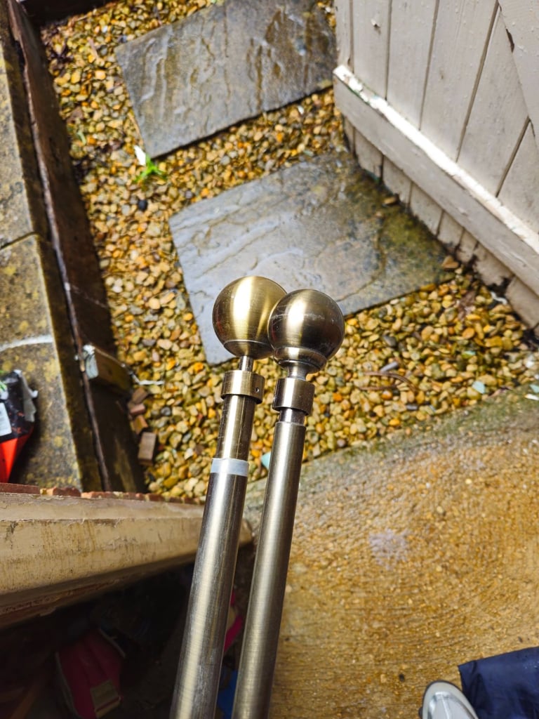 2X SET OF Curtain Poles - Antique Brass Plain Metal Ball Extendable Curtain WITH 2 CURTAINS