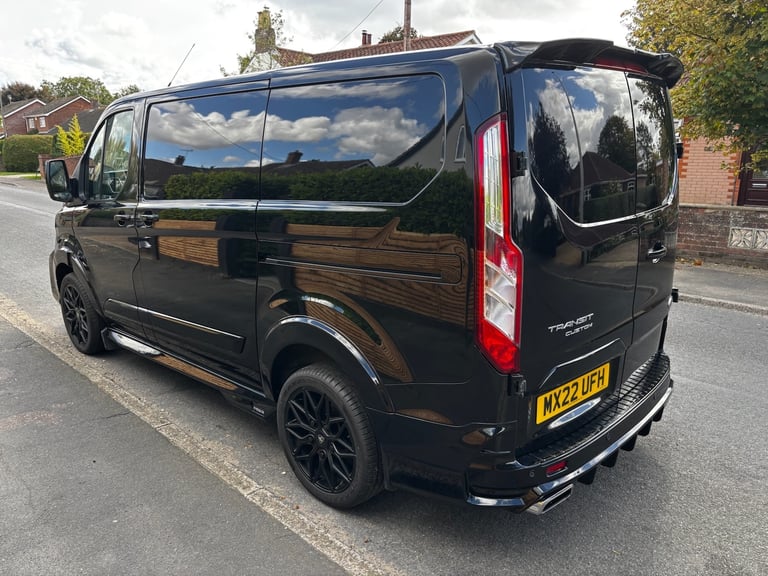 Transit Custom 2.0 EcoBlue Limited Predator Van 