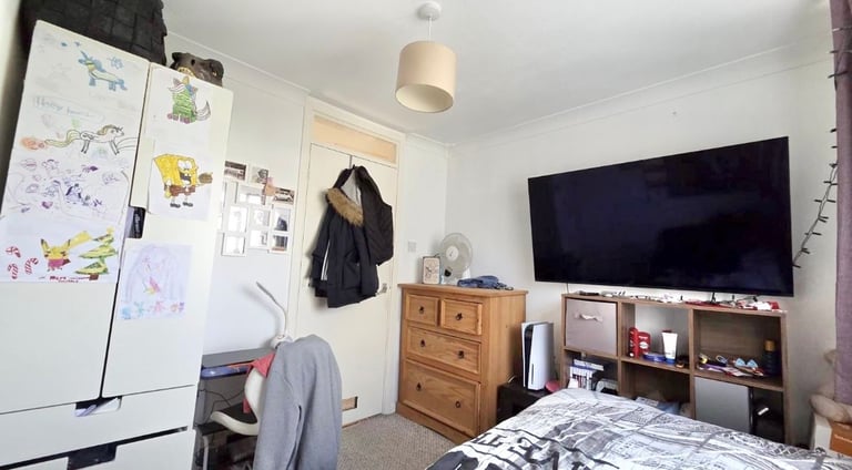 Specious 4 Bedroom house to rent on Downland Drive, Southgate, Crawley