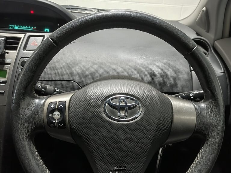 2009 Toyota Yaris VVT-i TR Hatchback Petrol Manual