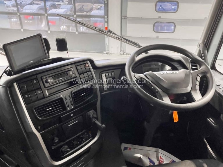 Iveco Stralis NP460, CNG Truck, Fixed Fifth Wheel, Visor, Rear Mounted Batteries