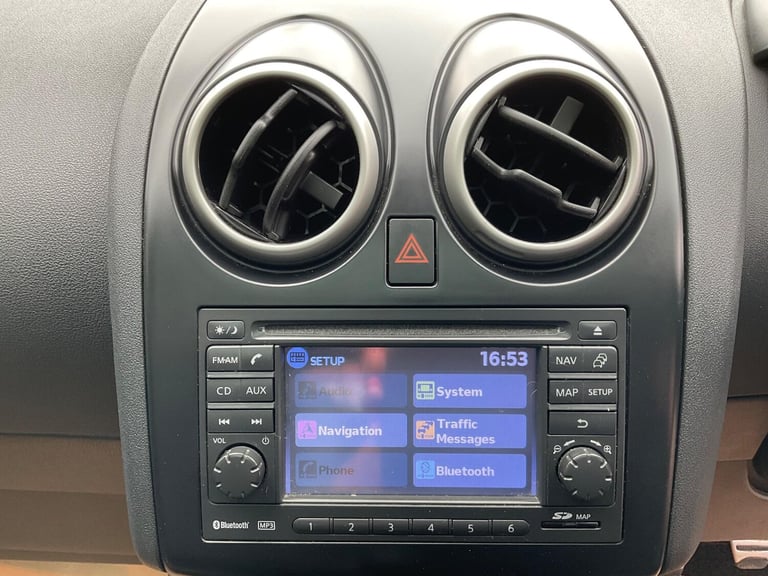 2011 Nissan Qashqai 1.5 dCi Tekna 2WD Euro 5 5dr HATCHBACK Diesel Manual