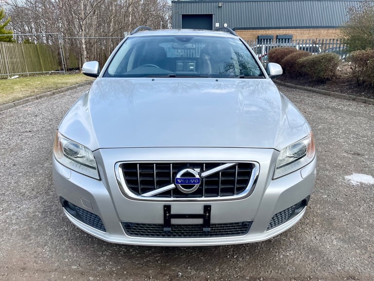 2009 Volvo V70 2.5 LE PETROL 4/B GRADE REVERSE CAMERA LOW MILLAGE Hatchback Petrol Manual