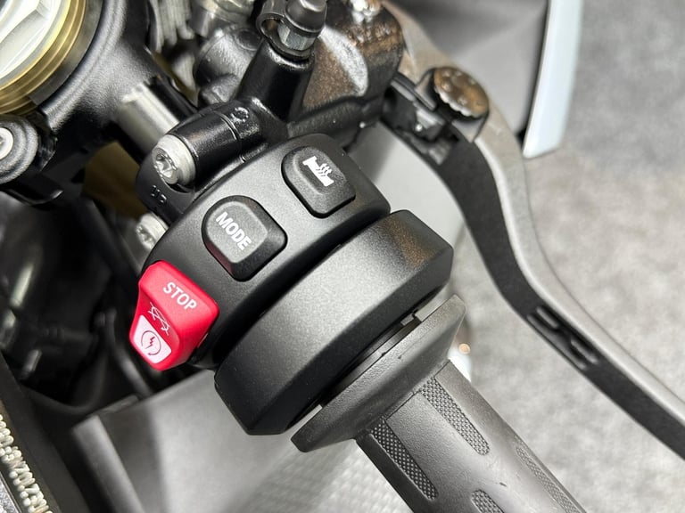 2022 22 BMW S1000RR 1000 - Full BMW Service History - Spare Key