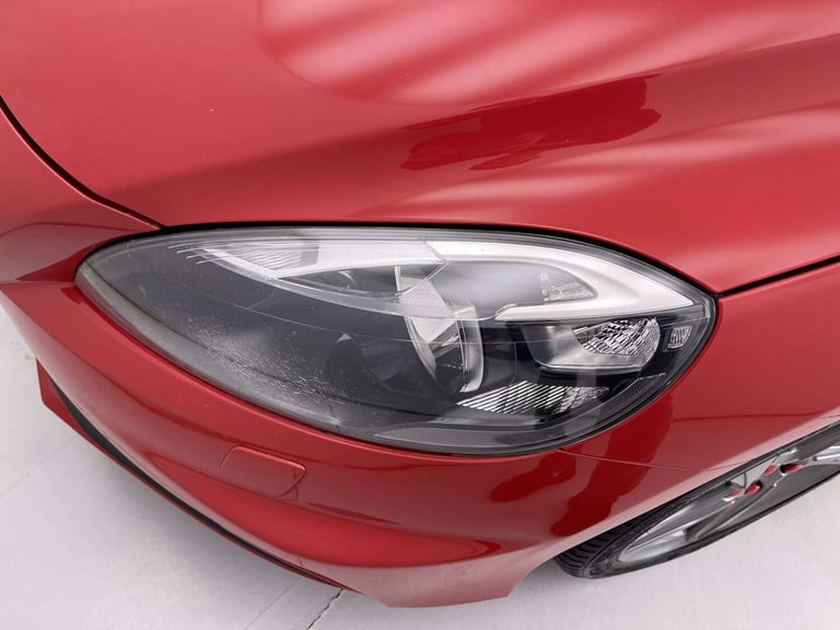 2015 Volvo V40 2.0 V40 R-Design Nav D2 5dr Hatchback Diesel Manual