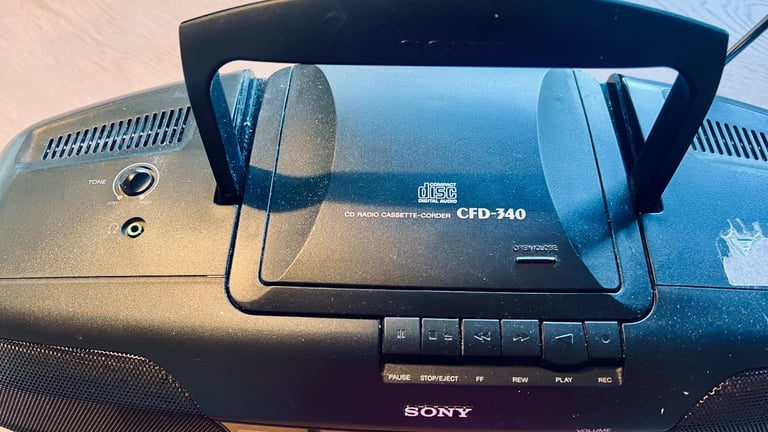 Sony cd radio cassette digital player