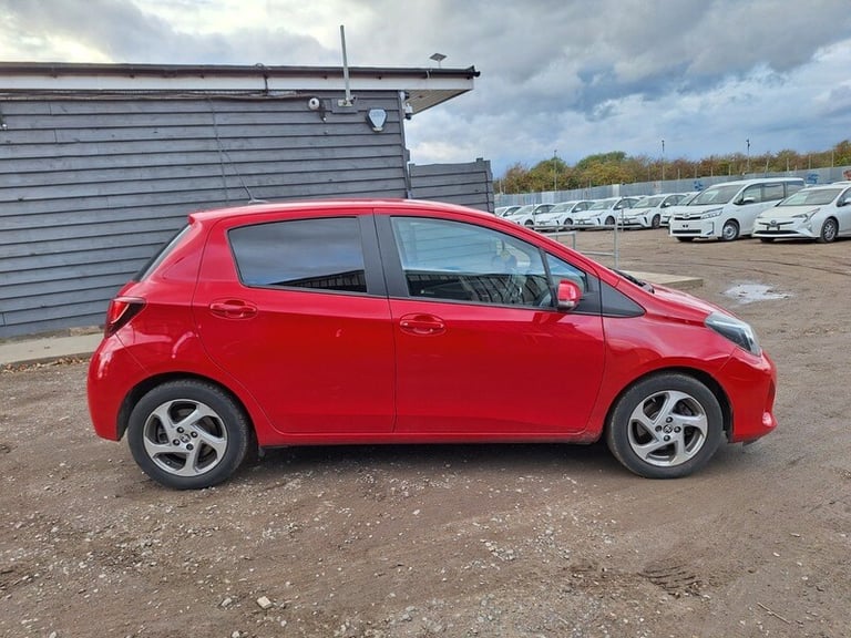 2016 Toyota Yaris 1.5 Hybrid Icon 5dr CVT HATCHBACK PETROL/ELECTRIC Automatic