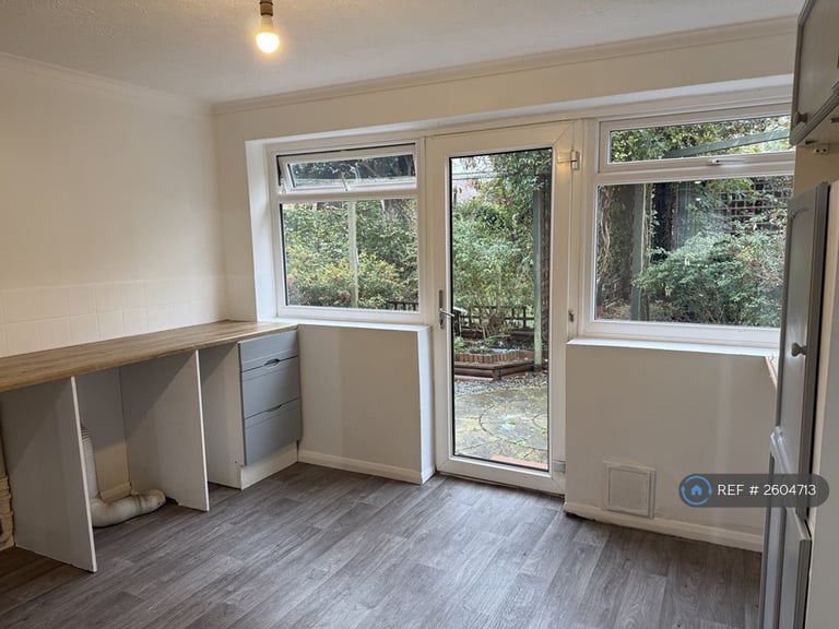 3 bedroom house in Nixon Avenue, Ramsgate, CT12 (3 bed) (#2604713)