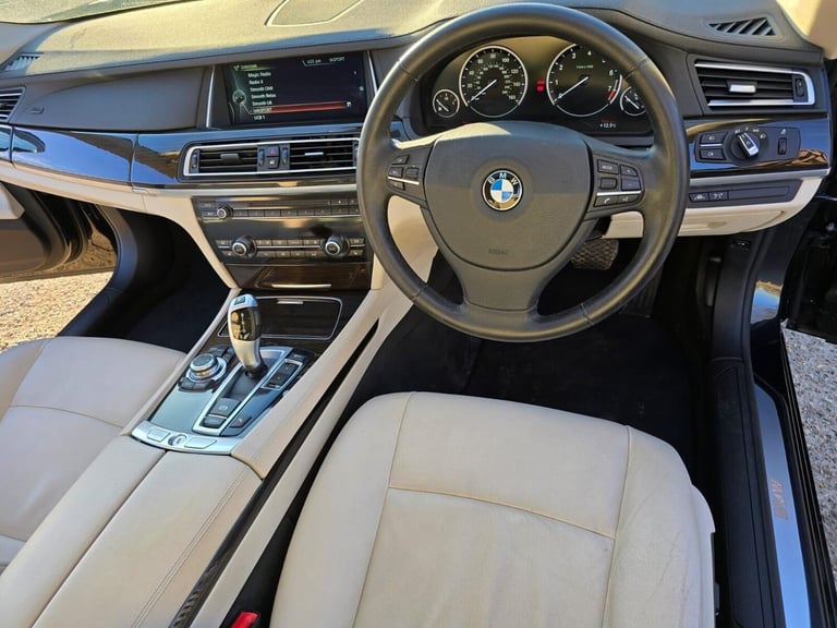 2013 BMW 7 Series 4.4 750Li V8 SE Auto Euro 5 (s/s) 4dr Saloon Petrol Automatic