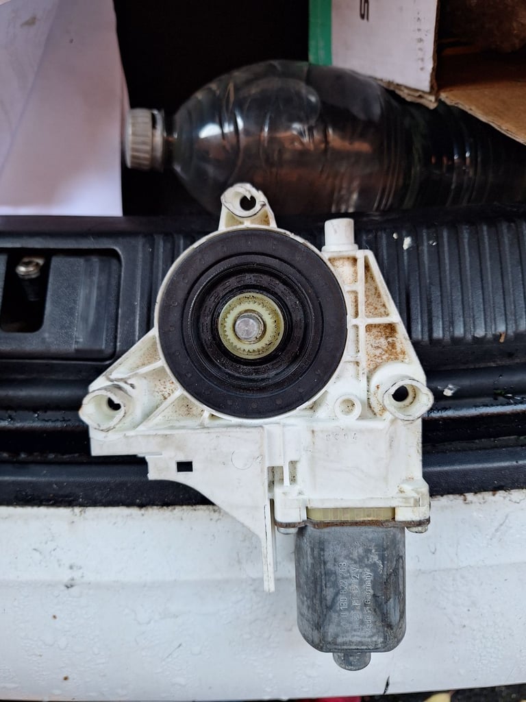 Audi a3 Offside rear window motor