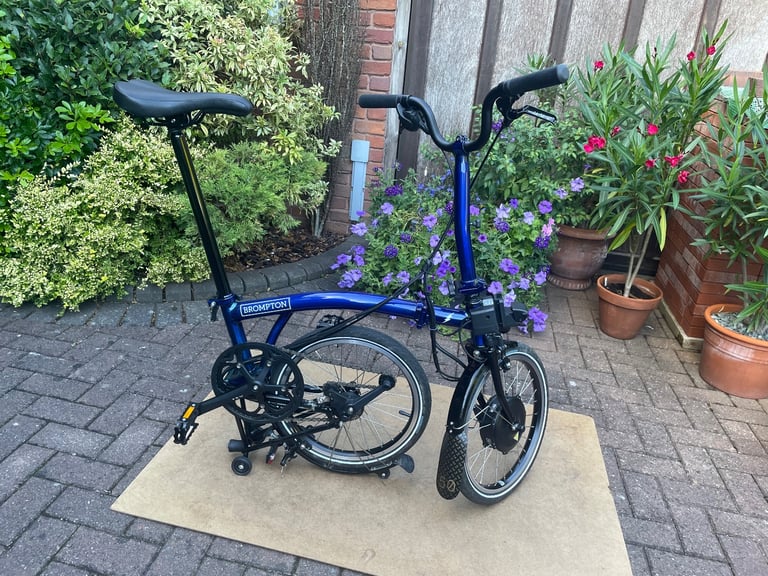 Brompton 2 Speed E-Bike: Completely as new: 147 miles from new