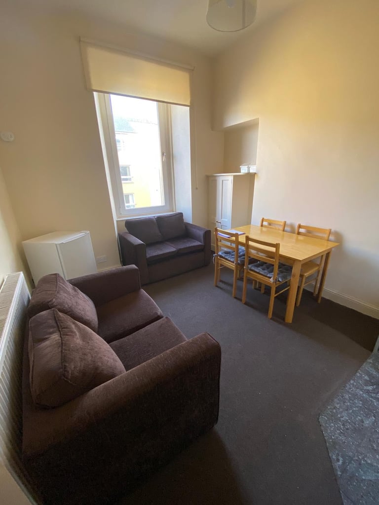 Two Bedroom flat in Glen Street Edinburgh 