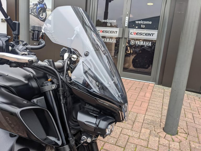 YAMAHA MT-10 2022 - TECH BLACK - AKRAPOVIC - RECENT TYRES - 5 SERVICE ENTRIES