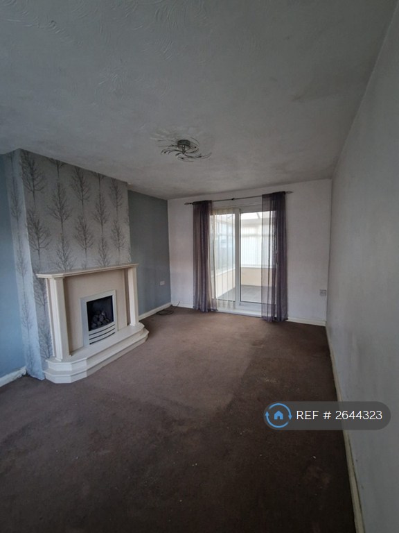 2 bedroom house in Dunbar Road, Hartlepool, TS25 (2 bed) (#2644323)