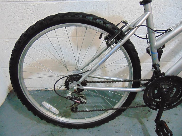 Apollo XC26 (17 inch frame) Hardtail Mountain Bike (free local delivery)