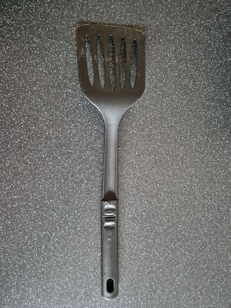 4 piece kitchen utensils - used but in good condition