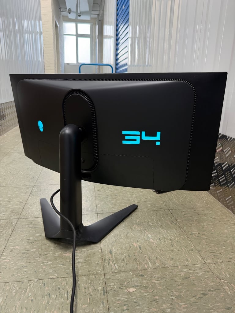 34 inch Alienware QD OLED WQHD 3440x1440 21:9 1800R Curved Gaming Monitor 165Hz  0.1ms AW3423DWF