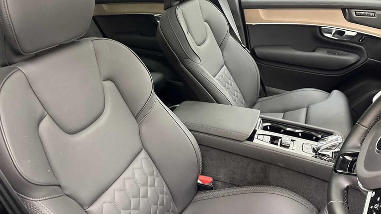 2025 Volvo XC90 Plus, T8 AWD Plug-in hybrid, Electric/Petrol, Dark, 7 Seats ESTATE Petrol/Electri...
