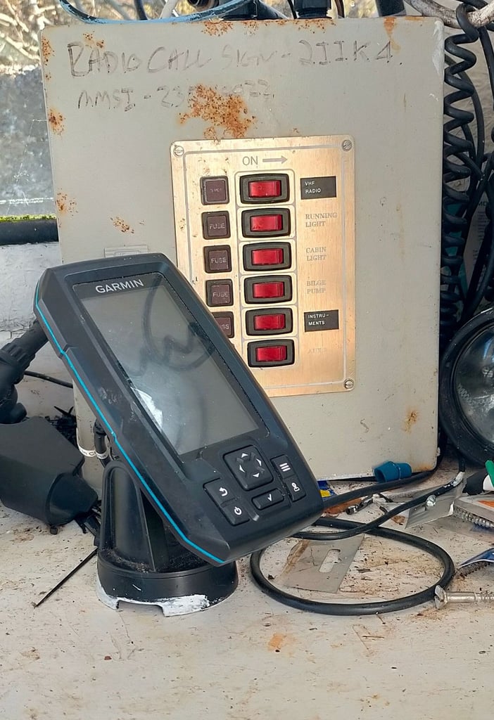 TaskForce 5.8 m Sea Fishing boat with 2 outboards and trailer