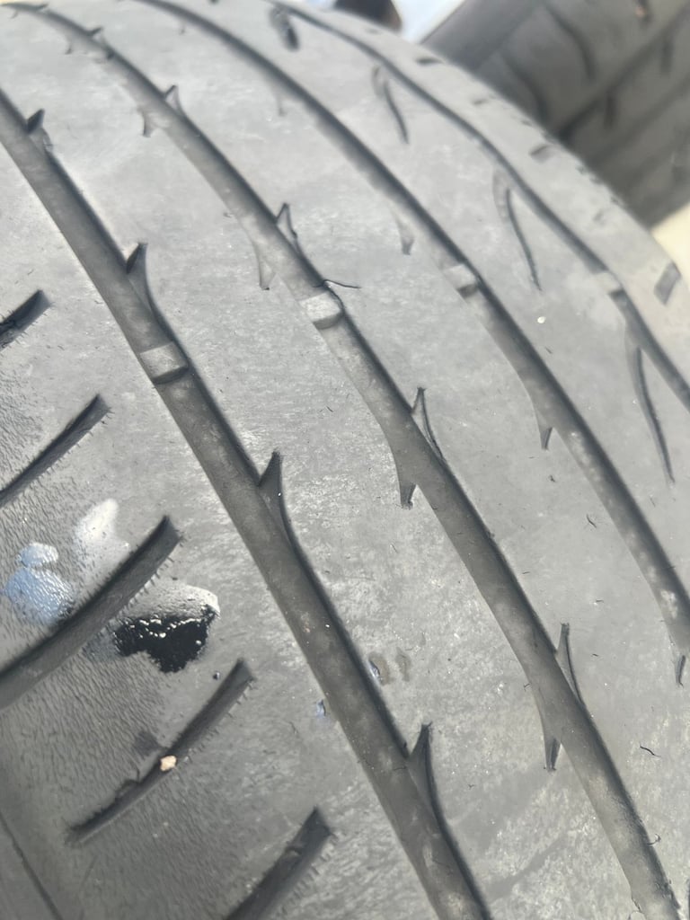 RENAULT  CAPTUR  Mk1 17in, SILVER/BLACK 4 STUD , 5 Double Spoke ,  205/55/17 