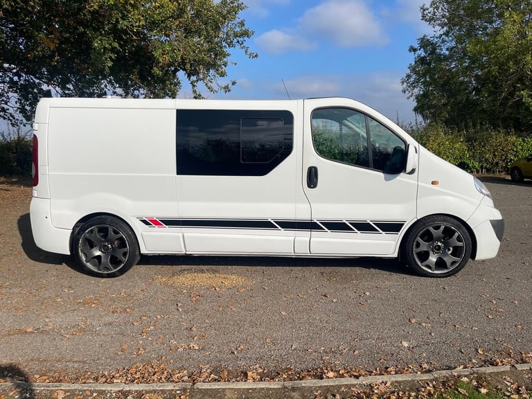 2011 Vauxhall Vivaro Crew Van 2.0CDTI [115PS] Sportive Van LWB Crew Van Diesel Manual