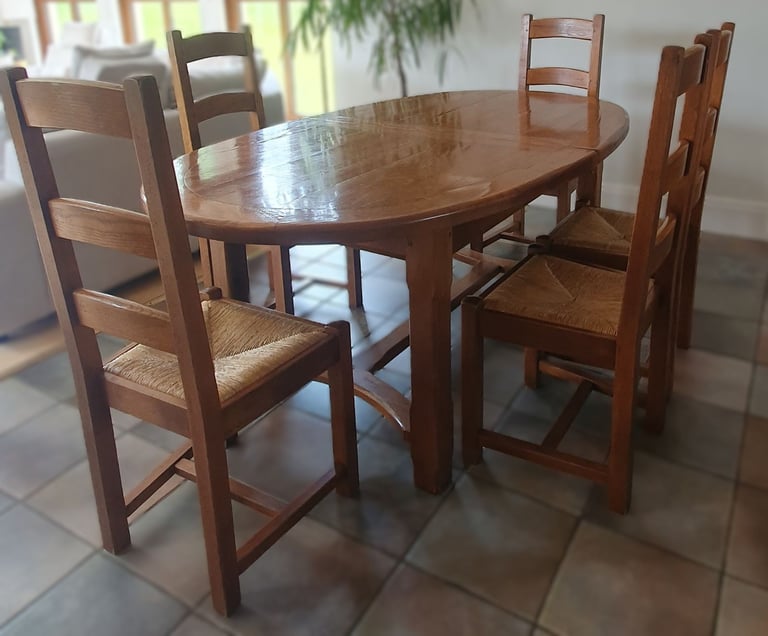 Extendable Oak Dining Table & 8 Chairs