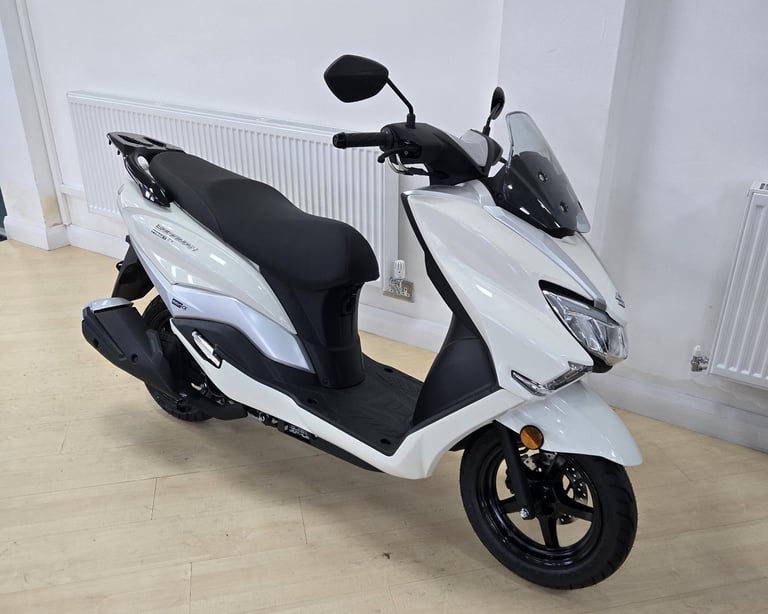 Suzuki Burgman 125 Scooter