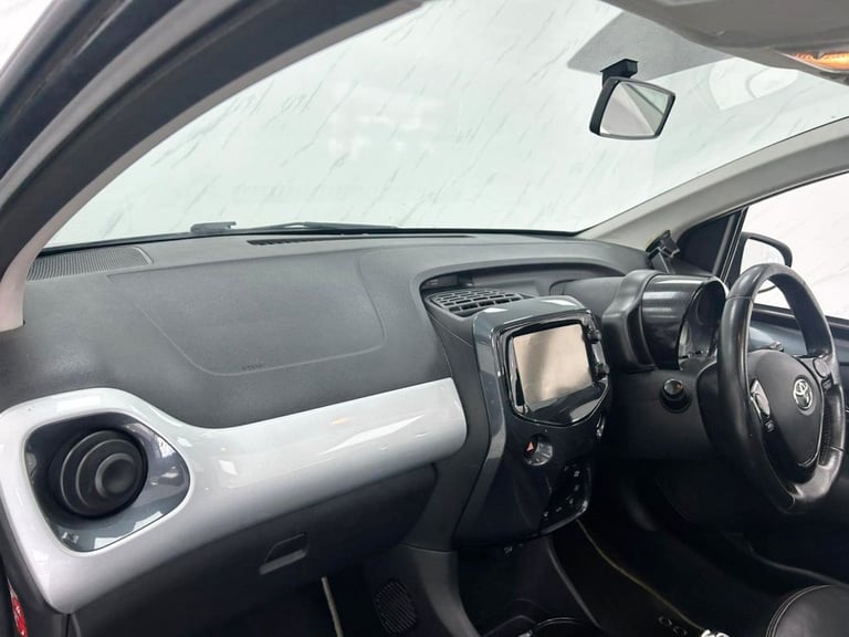 2016 Toyota AYGO 1.0 VVT-i x-clusiv 2 x-wave 5dr Petrol Manual Euro 6 (68 ps) 2 OWNERS! LAST Hatc...