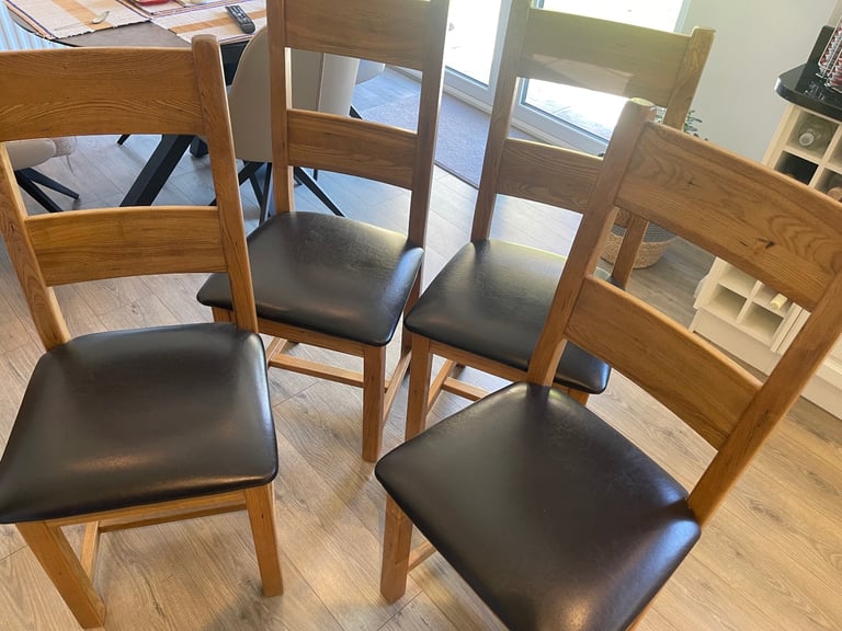 image for Set of 4 chairs