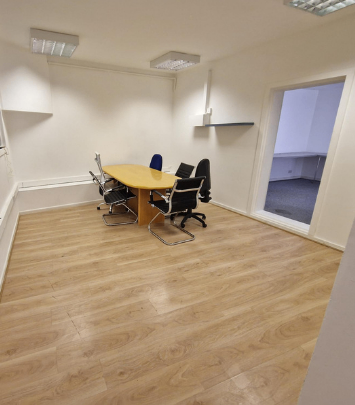 Central North Laine ground floor office in former Victorian warehouse