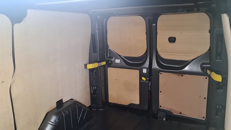 FORD TRANSIT CUSTOM 2.0 300 ECOBLUE LIMITED P/V L1 H1 130 BHP SWB DIESEL