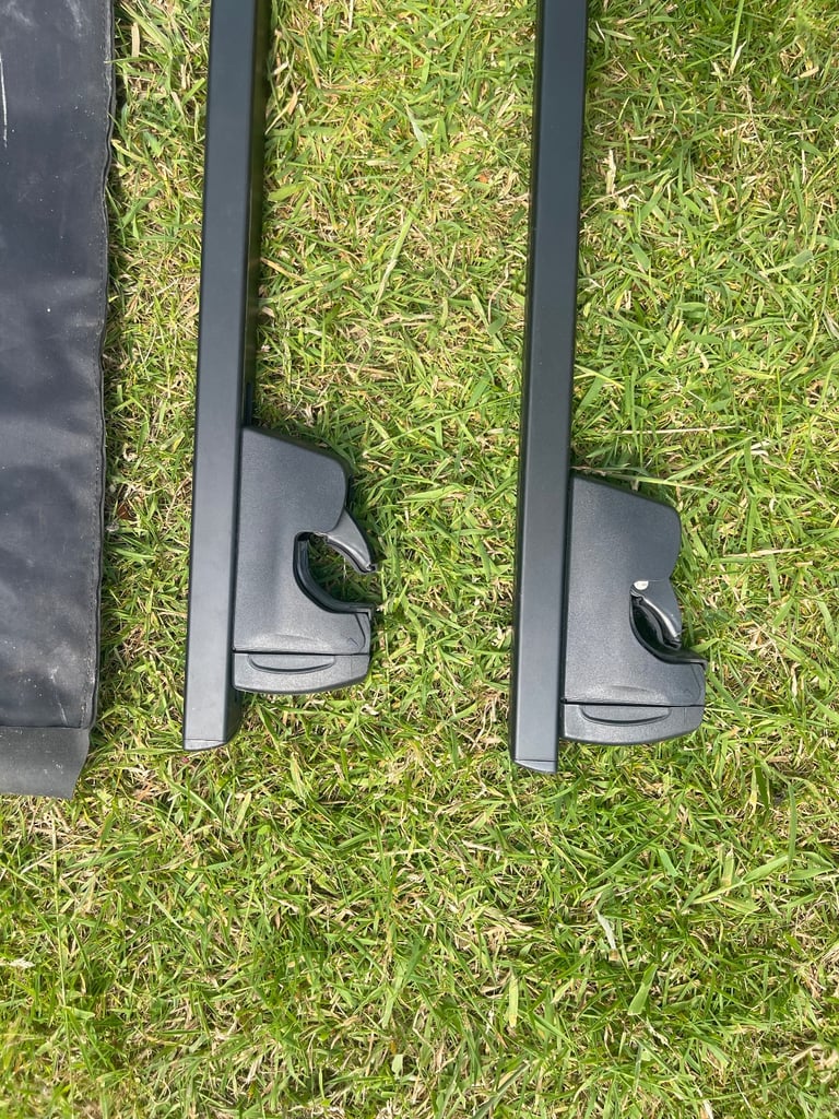Roof bars from Land Rover Freelander (will fit other makes)
