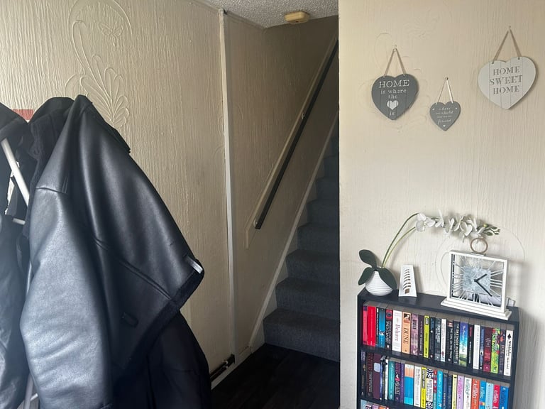 3 bed end terraced to rent with parking