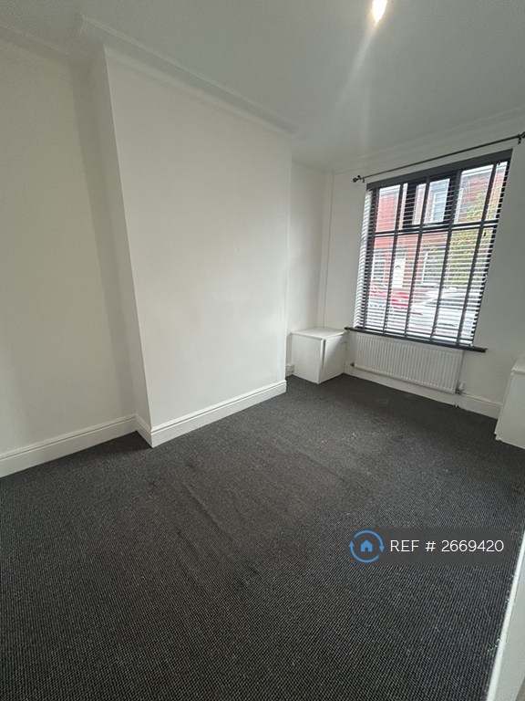 2 bedroom house in Hinde Street, Manchester, M40 (2 bed) (#2669420)