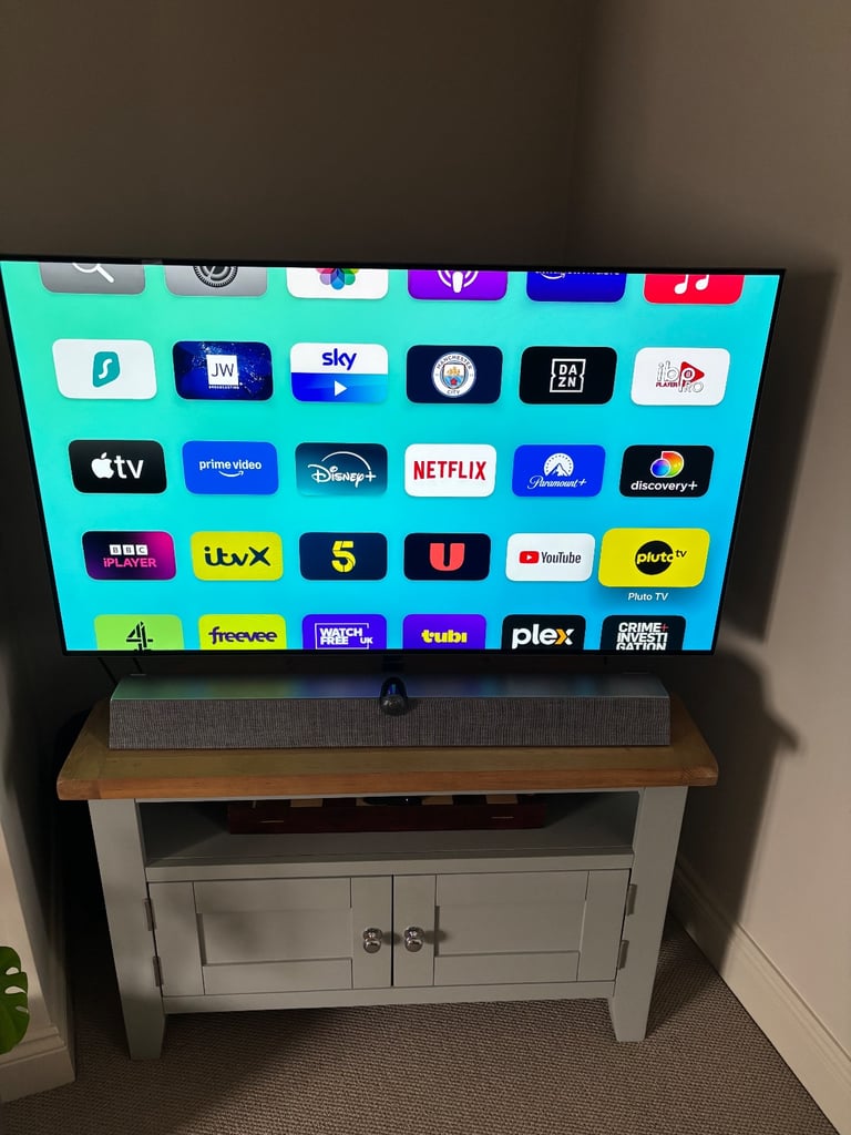 Phillips 48” Oled 4k UHD Android TV soundbar Bowers & Wilkins