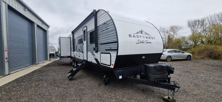 Brand New Forest River East To West Della Terra 323QB American Caravan 5th Wheel