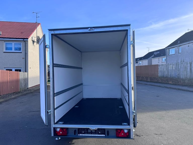 BRAND NEW 8FT X 5FT X 6FT SINGLE AXLE BOX TRAILER WITH BARN DOORS 1300KG BRAKED