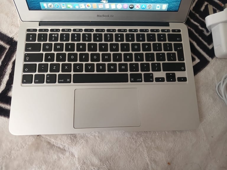 Mac book air 2012 free delivery 