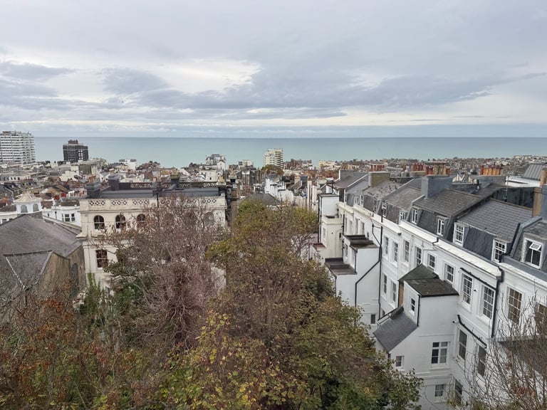 1 Bed unfurnished room in shared flat available, with sea views