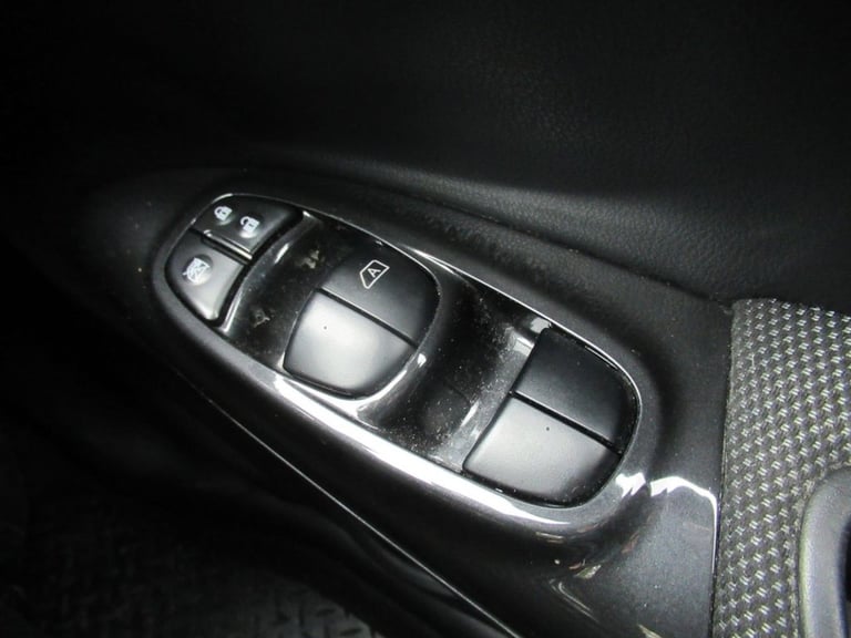 2017 17 NISSAN JUKE 1.2 DIG-T N-CONNECTA SUV 5DR PETROL MANUAL EURO 6 (S/S) (115